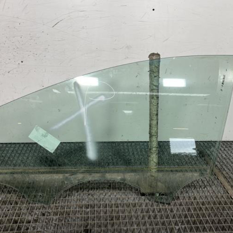 Vitre avant gauche FORD FOCUS 3 Photo n°1