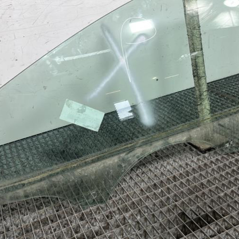 Vitre avant gauche FORD FOCUS 3 Photo n°2