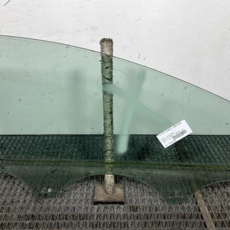 Vitre avant gauche FORD FOCUS 3 Photo n°4