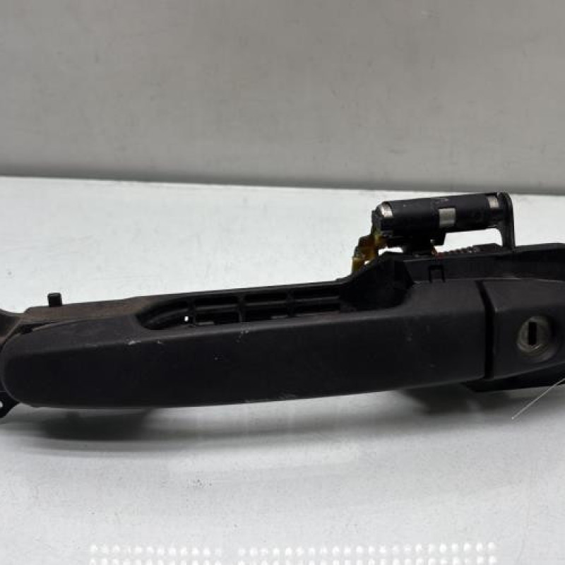 Poignee porte avant gauche TOYOTA YARIS 2 Photo n°1