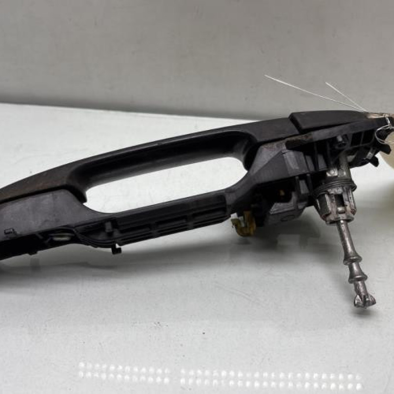 Poignee porte avant gauche TOYOTA YARIS 2 Photo n°2