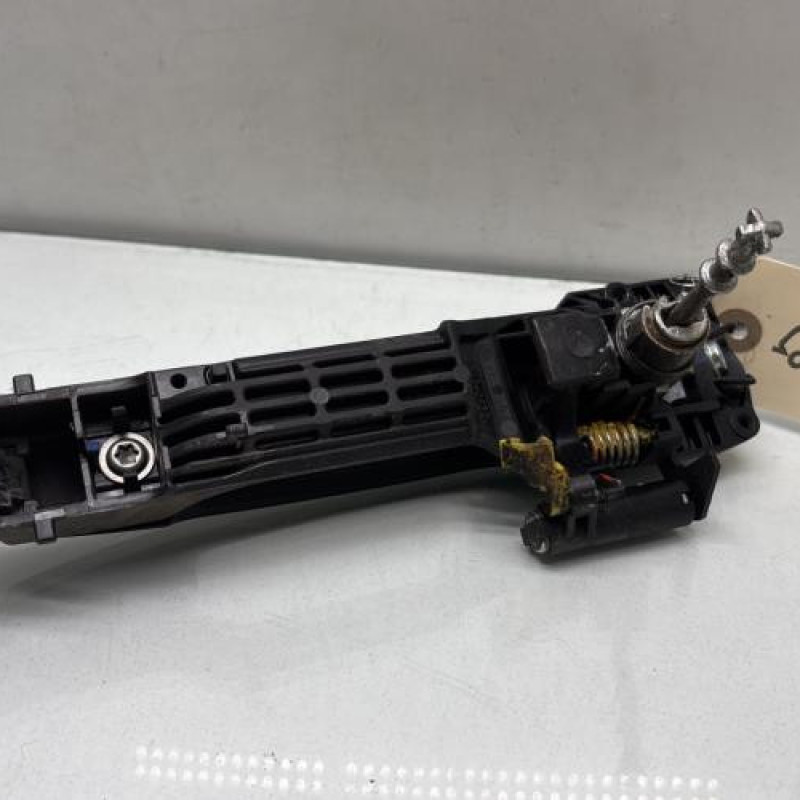 Poignee porte avant gauche TOYOTA YARIS 2 Photo n°3