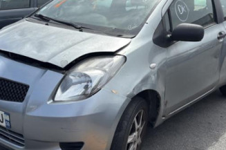 Poignee porte avant gauche TOYOTA YARIS 2