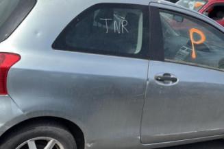 Poignee porte avant gauche TOYOTA YARIS 2