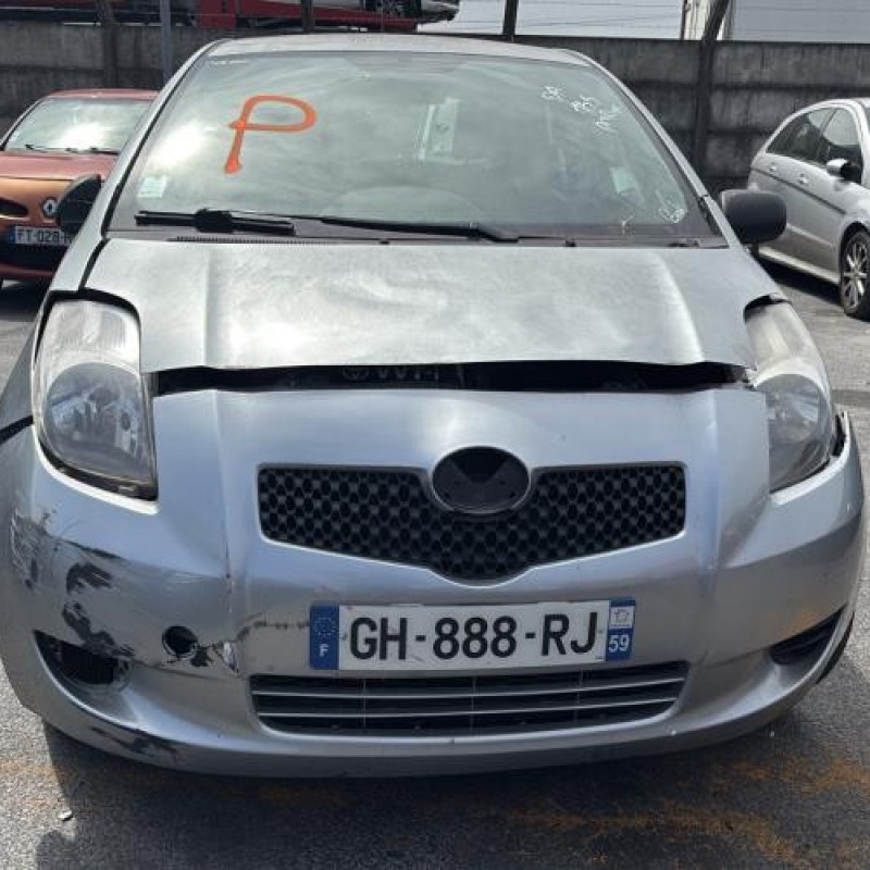 Poignee porte avant gauche TOYOTA YARIS 2 Photo n°11