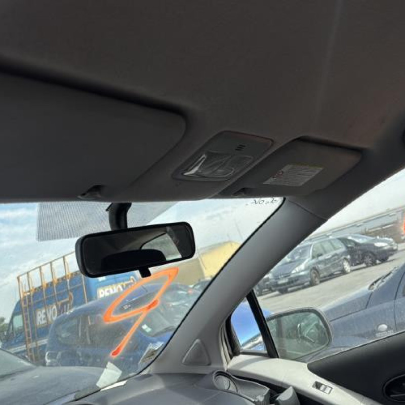 Poignee porte avant gauche TOYOTA YARIS 2 Photo n°14