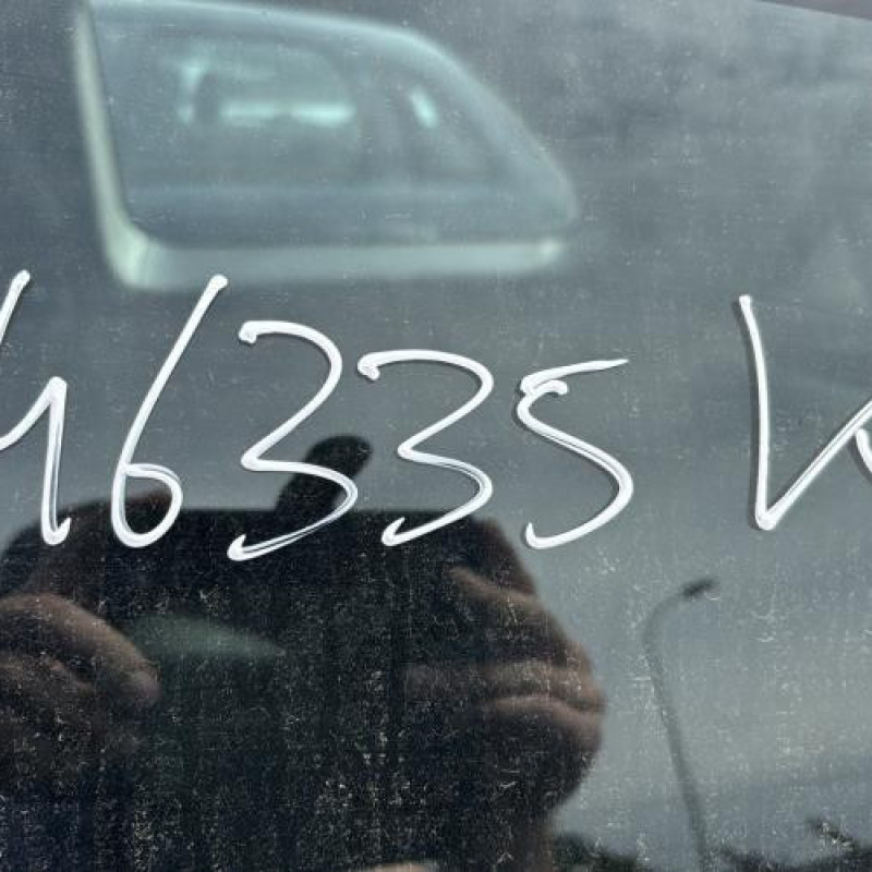 Poignee porte avant gauche TOYOTA YARIS 2 Photo n°20