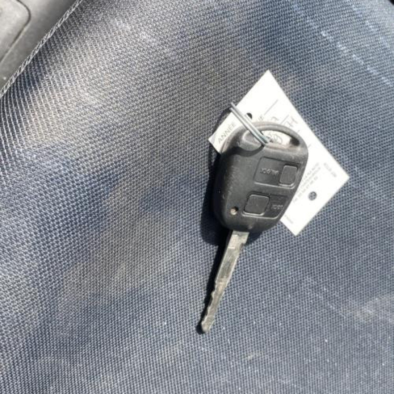 Poignee porte arriere droit TOYOTA YARIS 2 Photo n°13