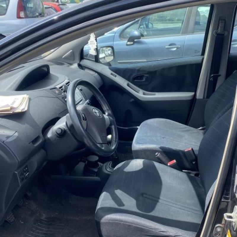 Poignee porte arriere gauche TOYOTA YARIS 2 Photo n°10