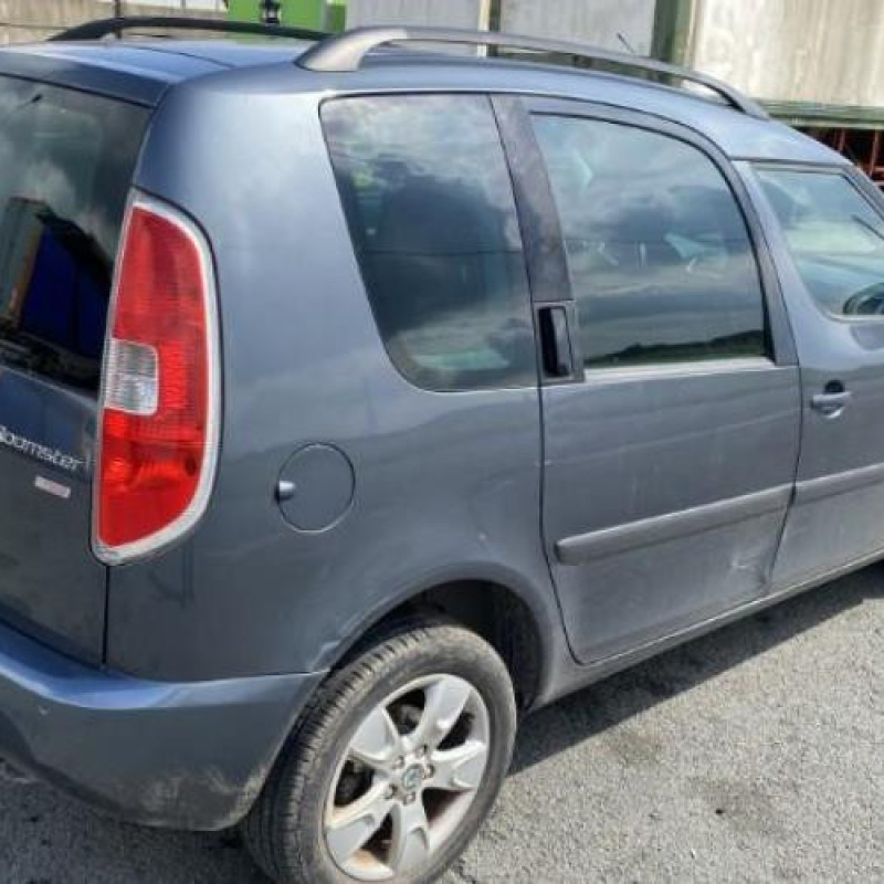 Pare choc arriere SKODA ROOMSTER Photo n°10