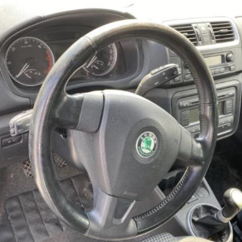Pare choc arriere SKODA ROOMSTER Photo n°17
