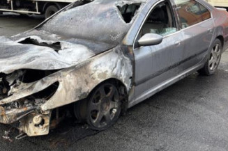 Bouton de coffre PEUGEOT 607