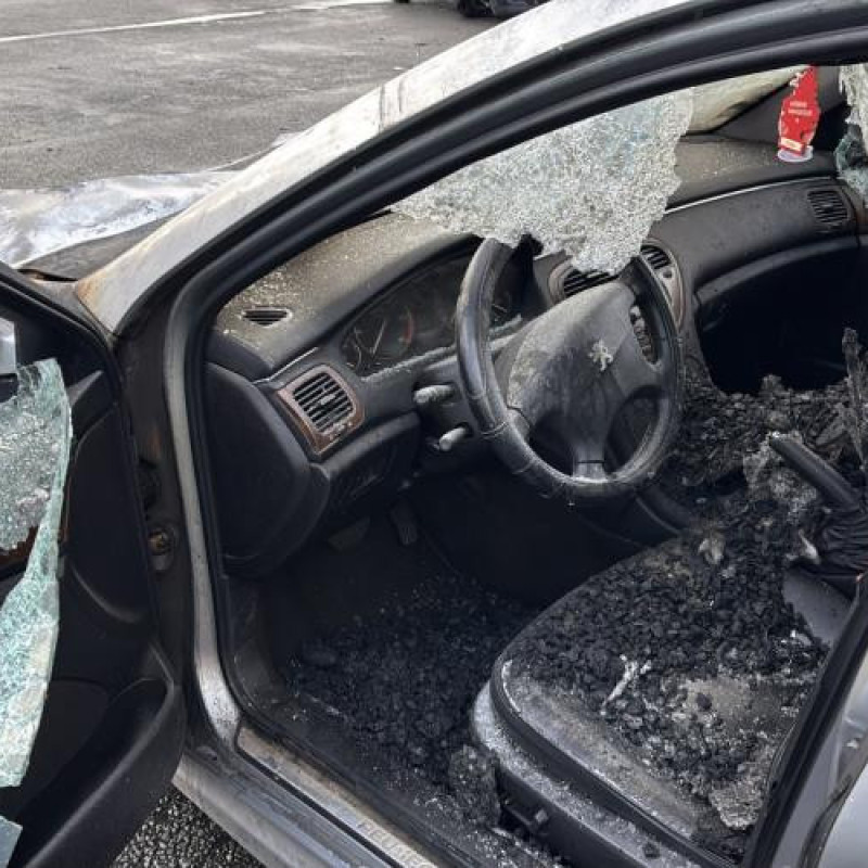 Bouton de coffre PEUGEOT 607 Photo n°14