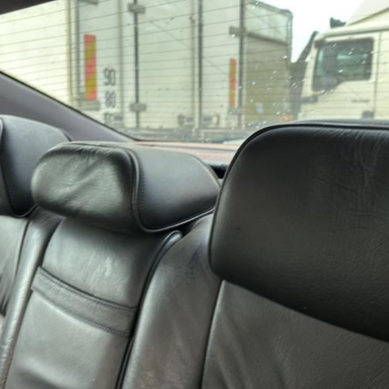 Bouton de coffre PEUGEOT 607 Photo n°16