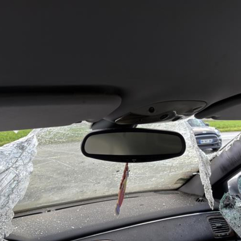 Bouton de coffre PEUGEOT 607 Photo n°18