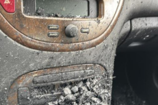 Bouton de coffre PEUGEOT 607