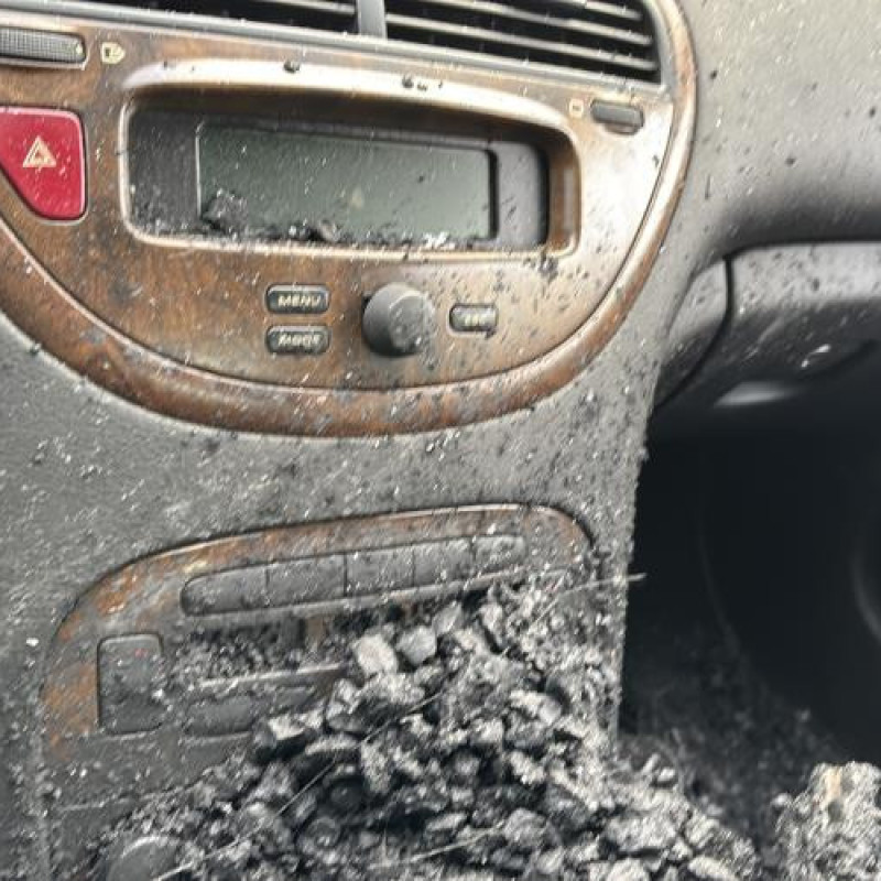 Bouton de coffre PEUGEOT 607 Photo n°20