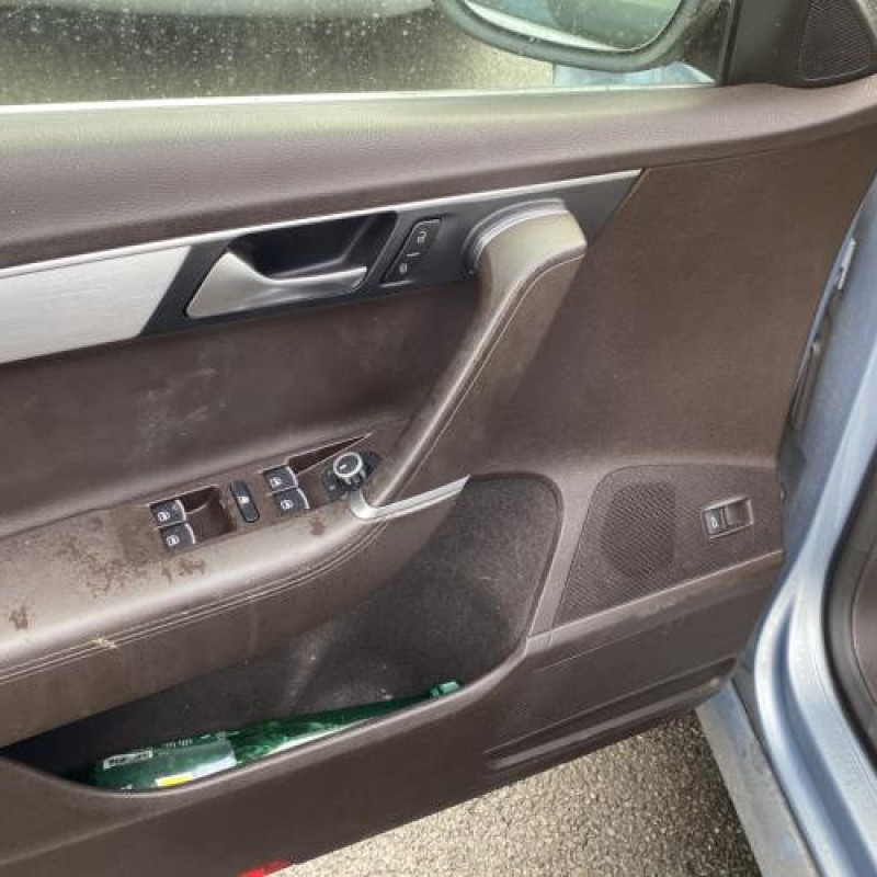 Pare choc arriere VOLKSWAGEN PASSAT 6 Photo n°18