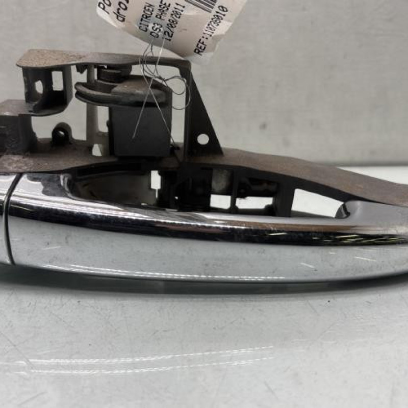 Poignee porte avant droit CITROEN DS3 Photo n°1