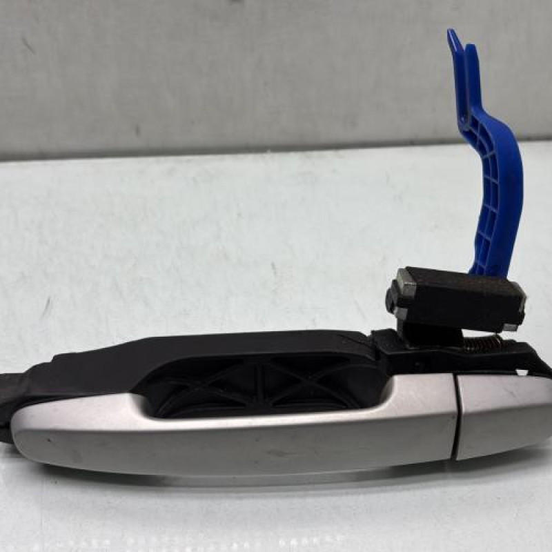 Poignee porte arriere gauche TOYOTA YARIS 2 Photo n°1