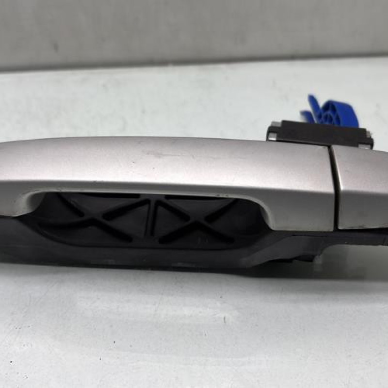 Poignee porte arriere gauche TOYOTA YARIS 2 Photo n°3