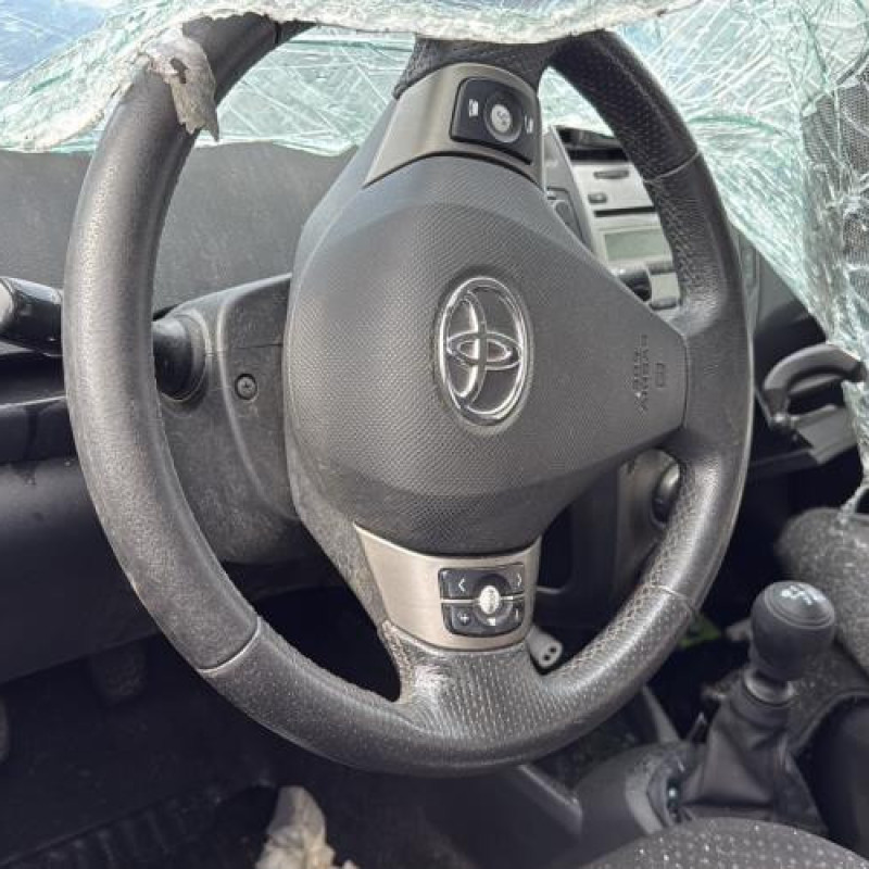 Poignee porte arriere gauche TOYOTA YARIS 2 Photo n°14