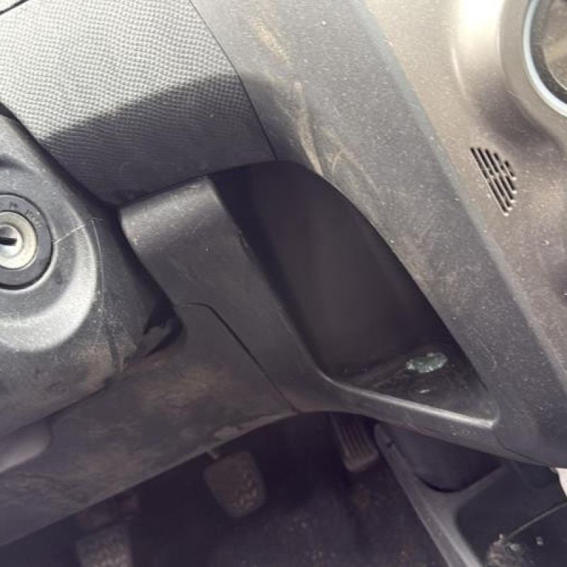 Poignee porte arriere gauche TOYOTA YARIS 2 Photo n°18