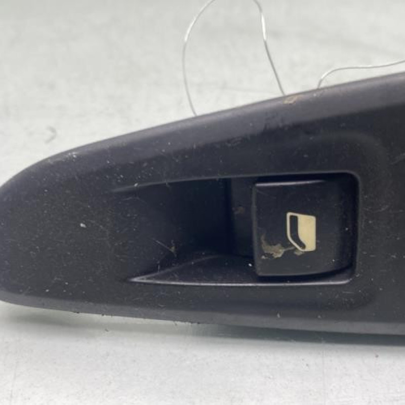 Interrupteur de leve vitre arriere gauche PEUGEOT 308 1 Photo n°2