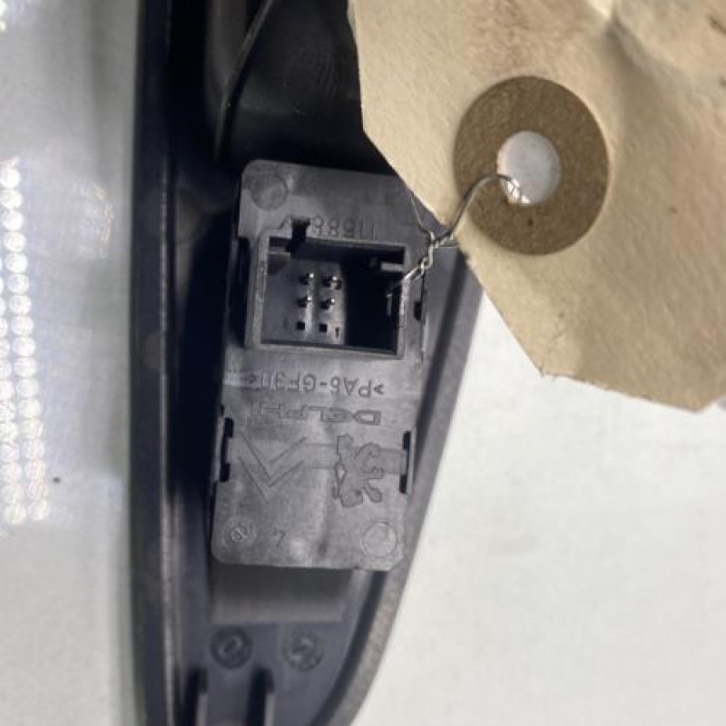 Interrupteur de leve vitre arriere gauche PEUGEOT 308 1 Photo n°4