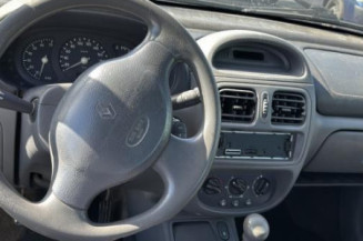 Calandre RENAULT CLIO 2