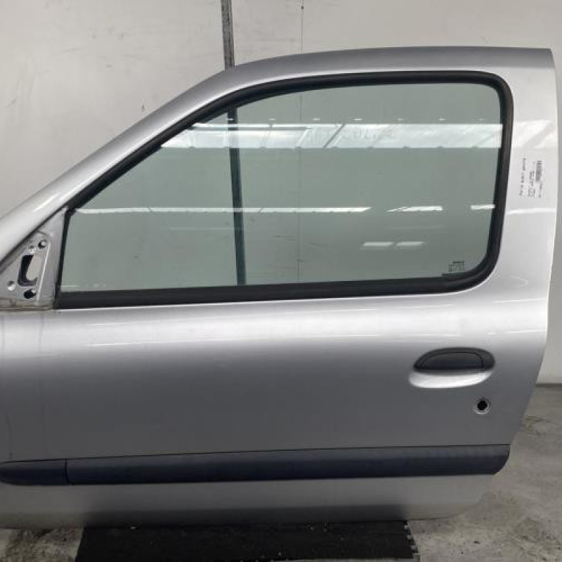 Porte avant gauche RENAULT CLIO 2 CAMPUS Photo n°4