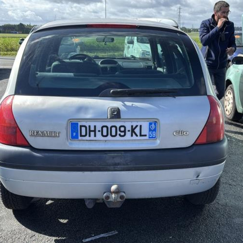 Aile avant gauche RENAULT CLIO 2 Photo n°9