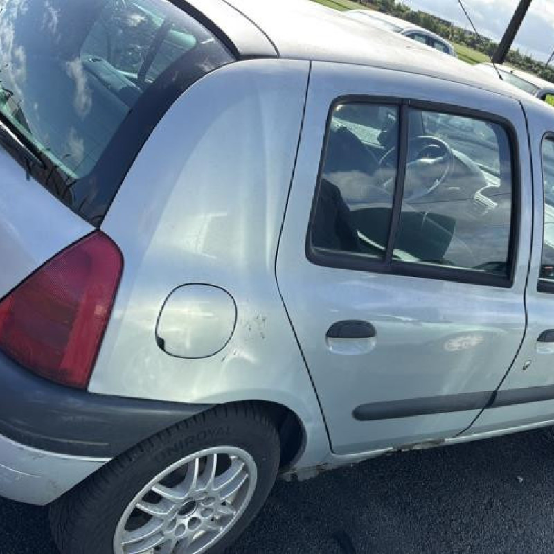 Aile avant gauche RENAULT CLIO 2 Photo n°10