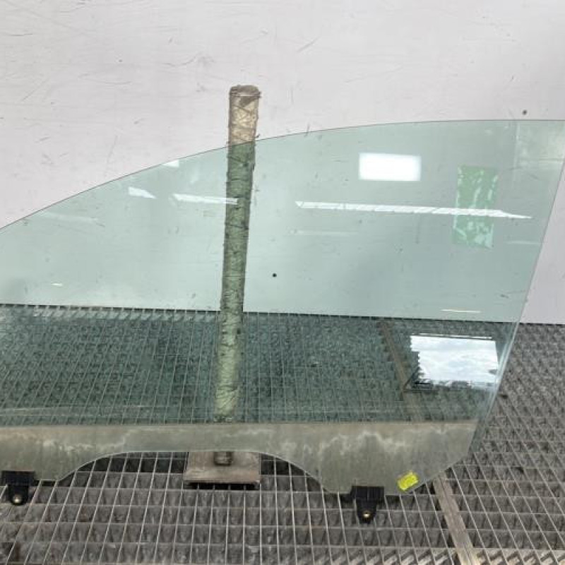 Vitre avant gauche KIA SPORTAGE 3 Photo n°1