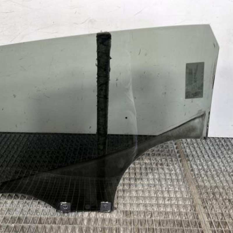 Vitre arriere droit RENAULT CLIO 5 Photo n°4