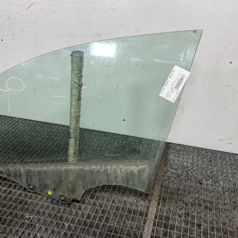 Vitre avant gauche RENAULT CLIO 5 Photo n°3