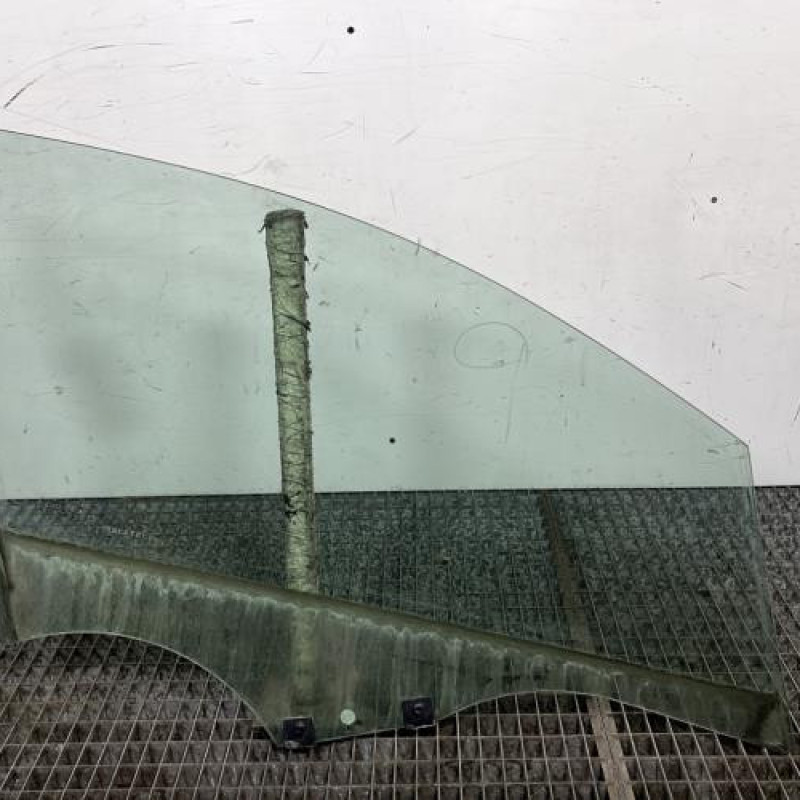 Vitre avant gauche RENAULT CLIO 5 Photo n°4
