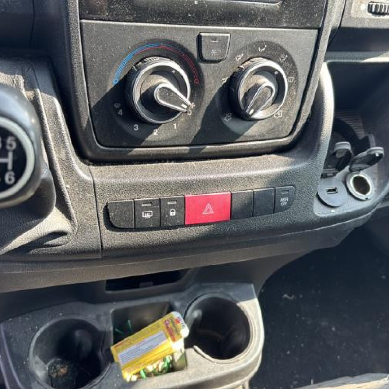 Porte avant droit CITROEN JUMPER 3 Photo n°8