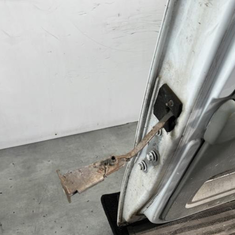 Porte de coffre droit RENAULT TRAFIC 2 Photo n°8