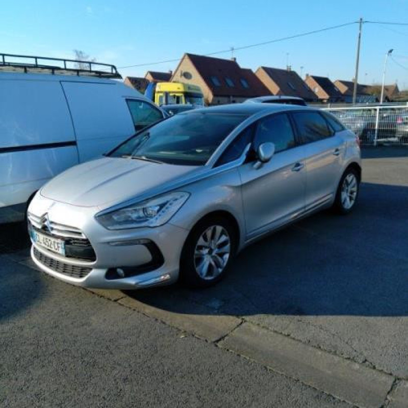 Pare boue arriere droit CITROEN DS5 Photo n°6