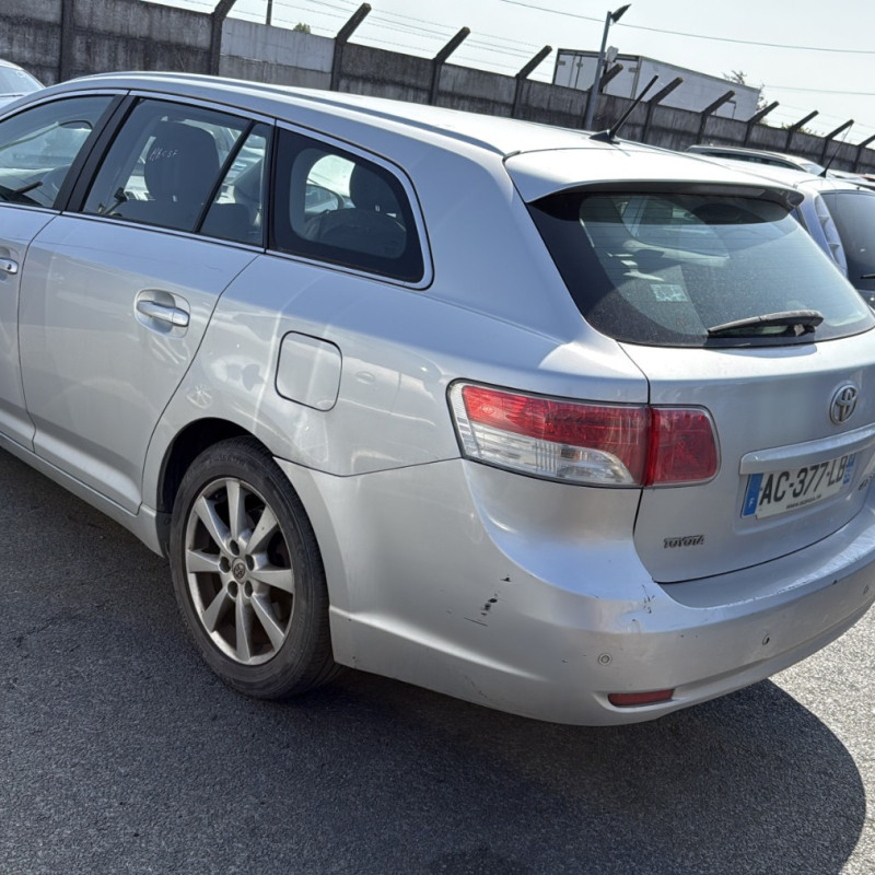 TOYOTA AVENSIS 3 PHASE 1 BREAK 2.2 D4D - 16V TURBO Photo n°5
