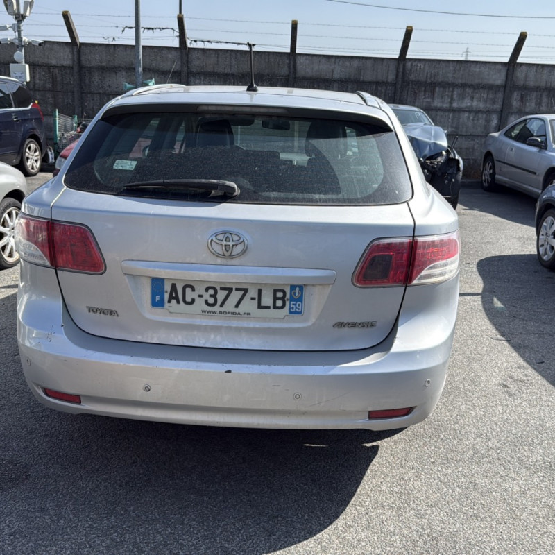 TOYOTA AVENSIS 3 PHASE 1 BREAK 2.2 D4D - 16V TURBO Photo n°6