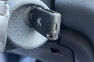 Pretensionneur de ceinture avant droit PEUGEOT 3008 1