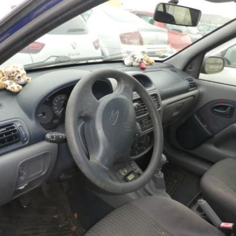 Porte avant gauche RENAULT CLIO 2 Photo n°15