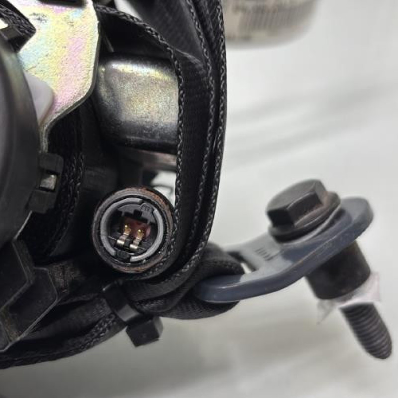 Pretensionneur de ceinture avant droit DACIA DUSTER 1 Photo n°4