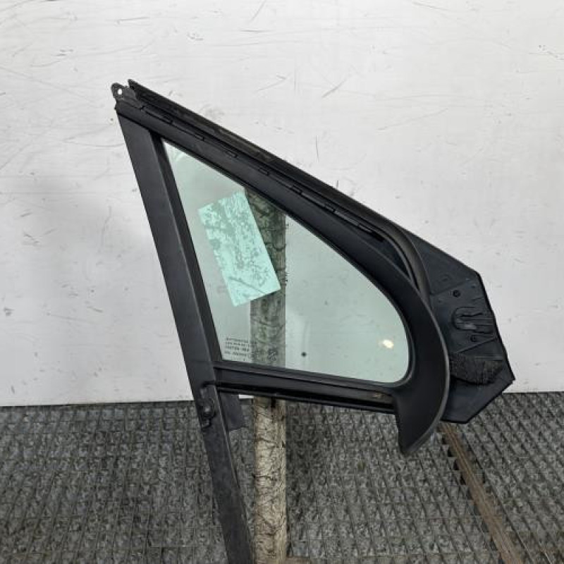 Custode avant gauche (porte) PEUGEOT 208 1 Photo n°4