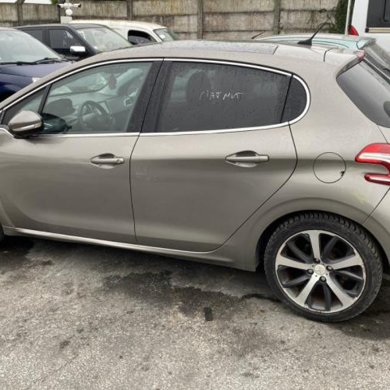 Malle/Hayon arriere PEUGEOT 208 1 Photo n°17