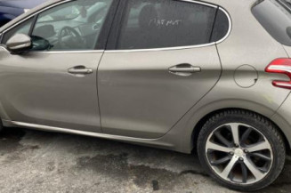 Porte avant gauche PEUGEOT 208 1
