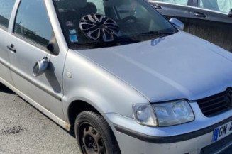 Aile avant gauche VOLKSWAGEN POLO 3