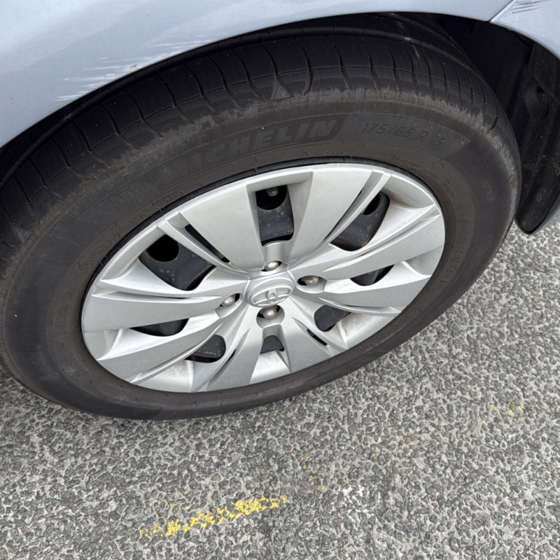 TOYOTA YARIS 3 PHASE 2 1.0 VVTI - 12V Photo n°12
